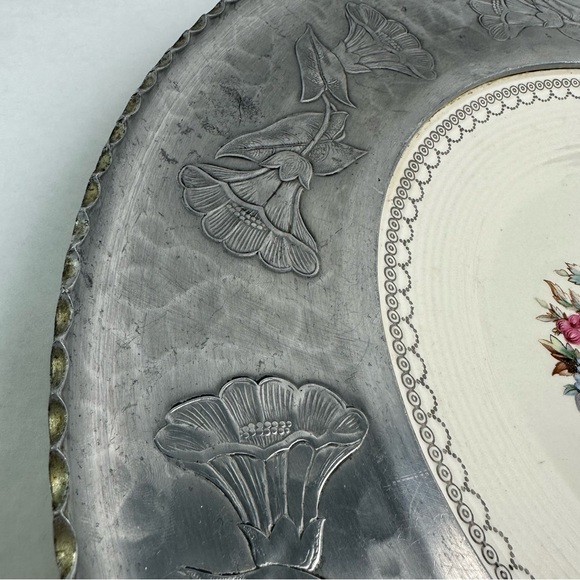 Triumph | Vintage White Gold & Ceramic Serving Platter w/ Floral Pattern - Picture 5 of 8